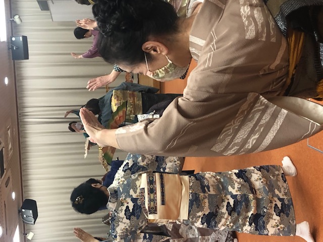 舞踊・川